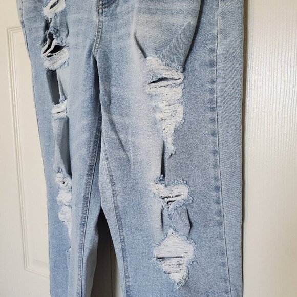 NWOT Vanilla Star Heavy Distressed Jeans  Size 16 - Picture 2 of 8
